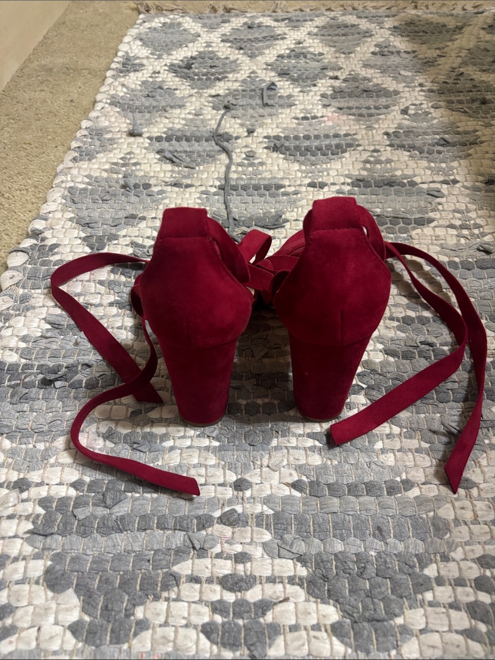 Maroon wrap heels - Picture 2 of 4